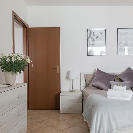Aura Apartment - Como City Centre Экстерьер фото