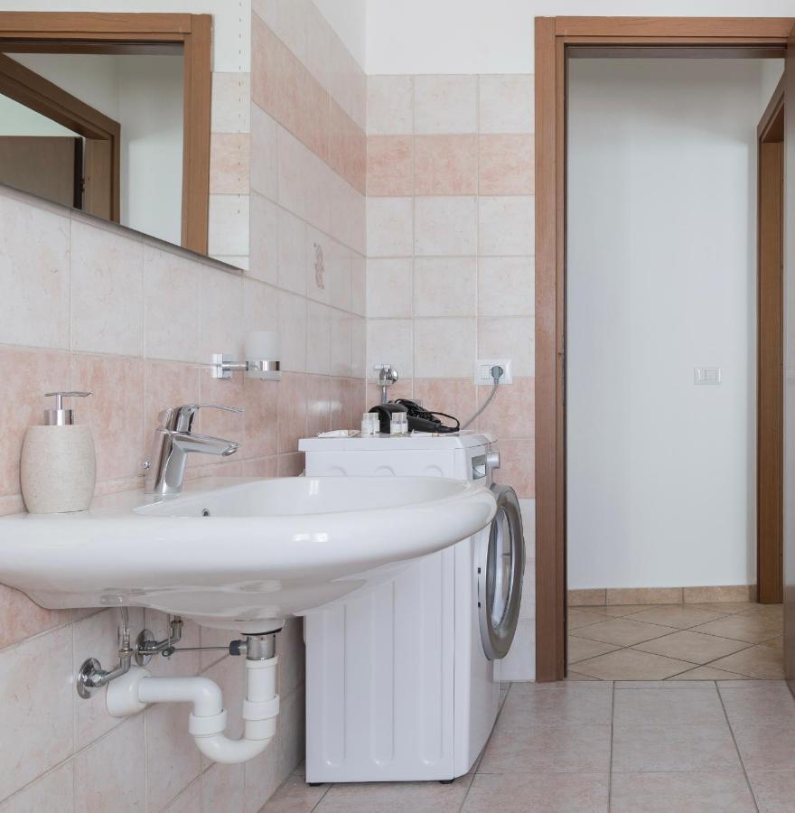 Aura Apartment - Como City Centre Экстерьер фото